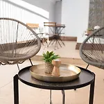 Mintgraz - 1 Bedroom With Terrace *
