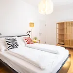 Mintgraz - 1 Bedroom With Terrace Graz