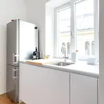Mintgraz - 1 Bedroom With Terrace