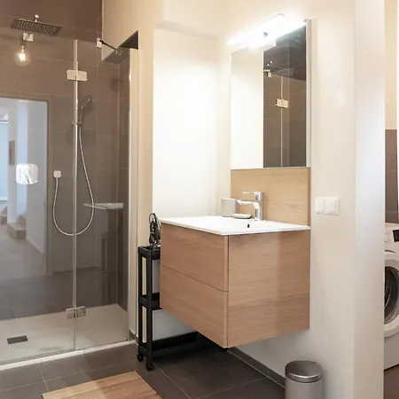 Mintgraz - 1 Bedroom With Terrace דירה *