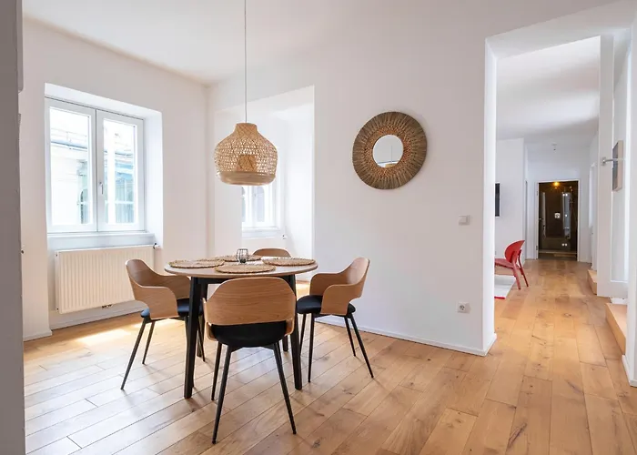 Luxury In Center With Terrace